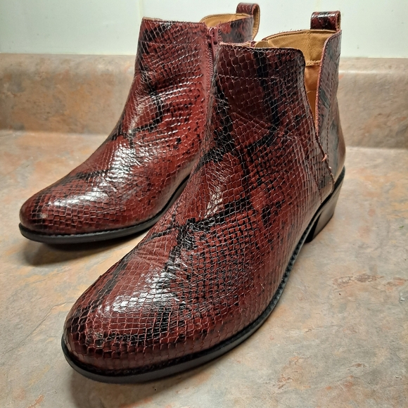 Vionic Leather Ankle Boots Clara Boa Women’s 9.5 Wine Booties Red Snakeskin - Picture 2 of 12